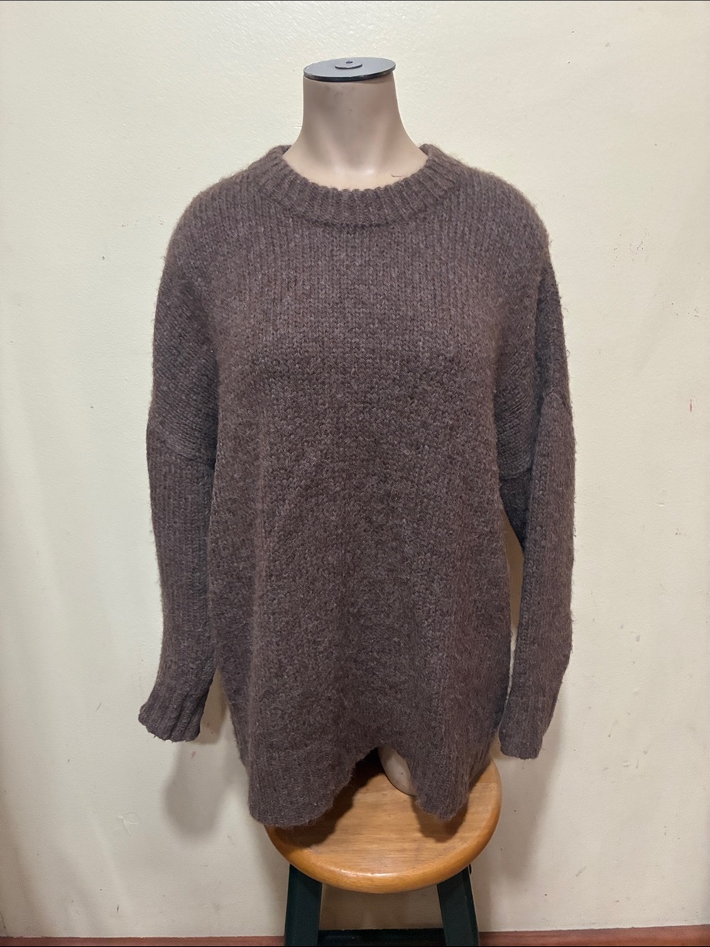Jenni Kayne Brown Fuzzy Crewneck Sweater 70% baby alpaca